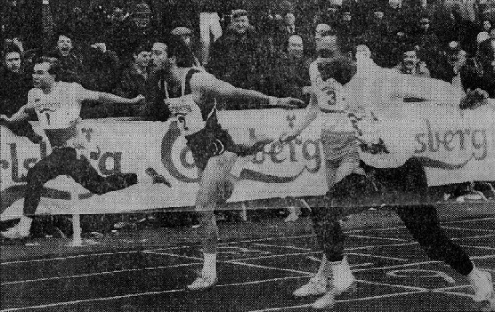 William Snoddy (r) winning the 117th New Year Sprint